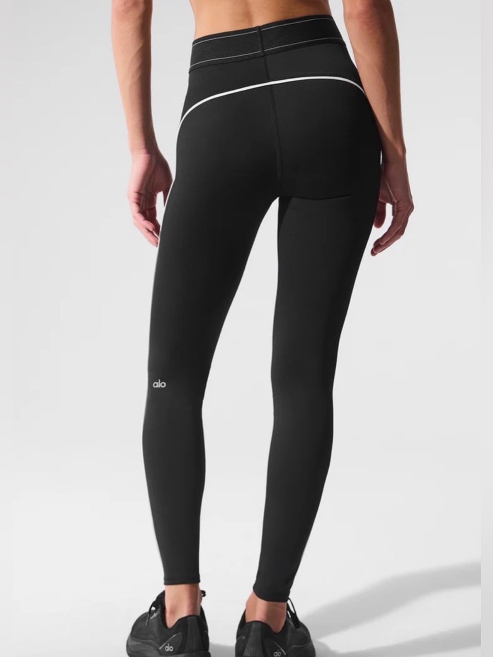 NWOT Alo Airlift High-Waist Suit Up Legging in Black/White Size XS